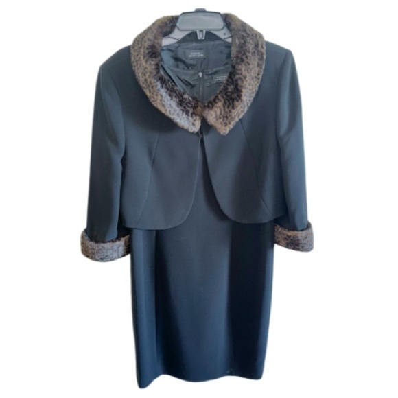 Tahari Arthur Levine 2Pc Set Dress/Jacket Black Faux Fur Trim Sz Large MobWife - Picture 1 of 13